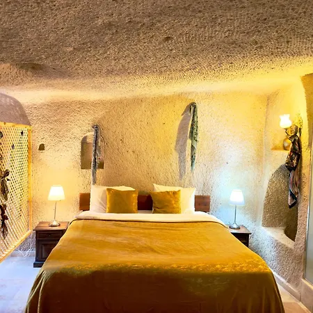 Guelperi Cave Невшехир