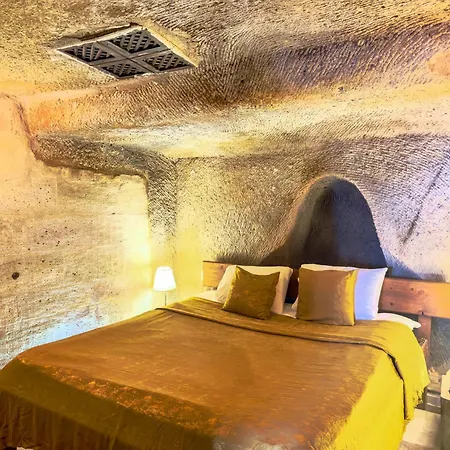 Guelperi Cave Невшехир