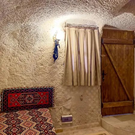 Guelperi Cave *